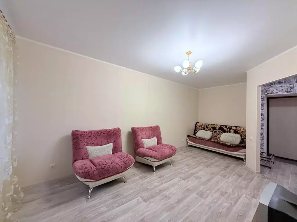 1-к кв. Татарстан, Казань ул. Азата Аббасова, 8 (33.0 м) - Фото 2