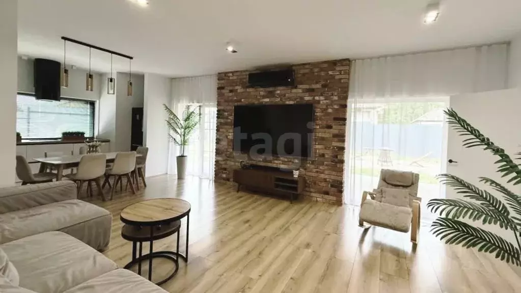 Дом в Красноярский край, Сосновоборск 30-й мкр, 46 (160 м) - Фото 1