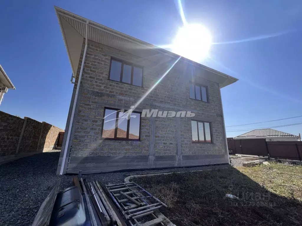 Дом в Крым, Симферопольский район, Перовское с/пос, Ветеран ... - Фото 1