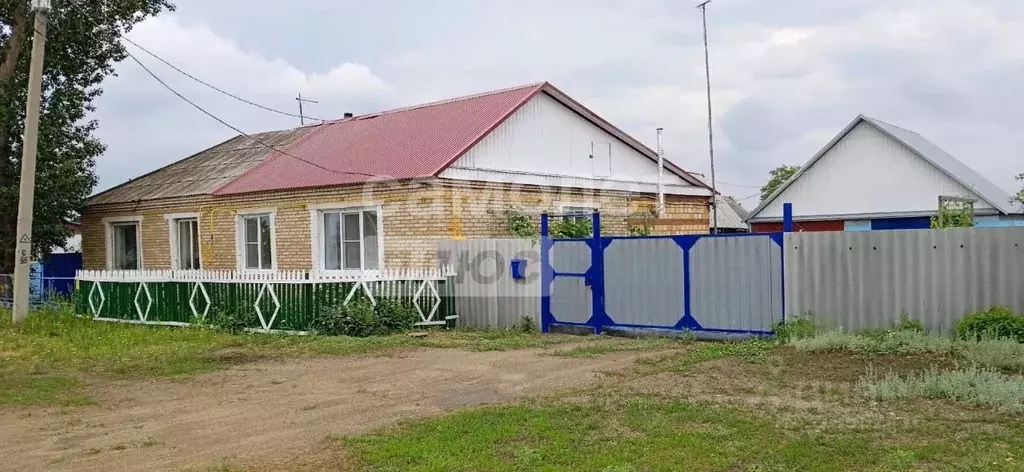 Дом в Челябинская область, Троицкий муниципальный округ, пос. ... - Фото 0