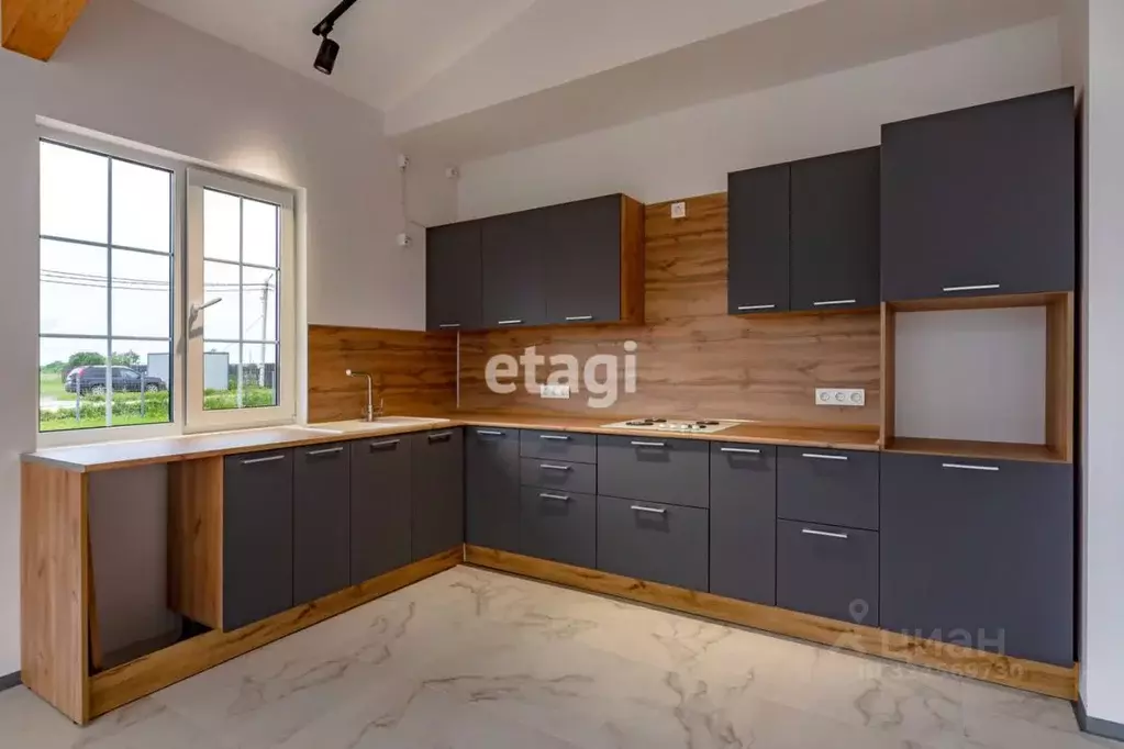 Дом в Ленинградская область, Ломоносовский район, Оржицкое с/пос, д. ... - Фото 1