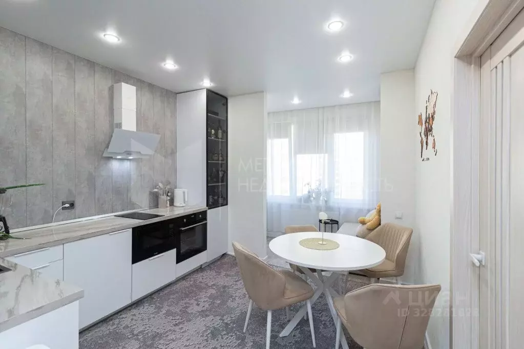 1-к кв. Тюменская область, Тюмень ул. Эльвиры Федоровой, 1 (42.0 м) - Фото 0