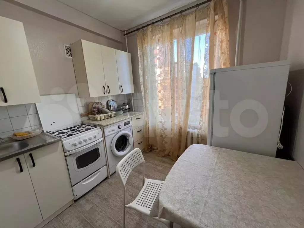 1-к. квартира, 42 м, 4/9 эт. - Фото 0