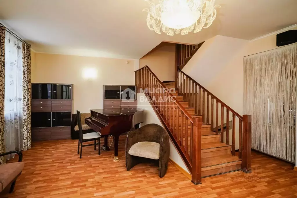 Дом в Омская область, Омск ул. Суворова, 82к5 (1410 м) - Фото 1