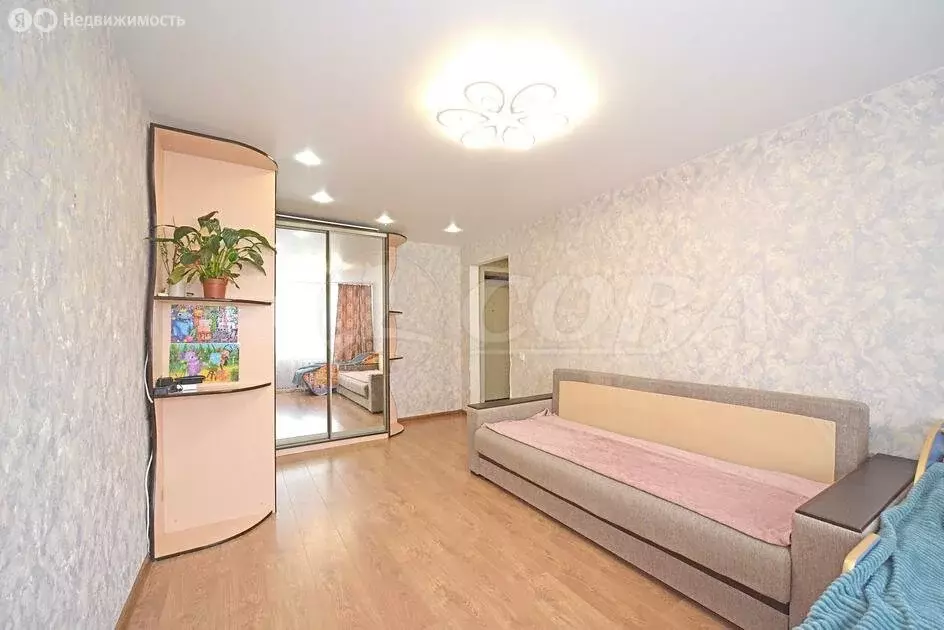 1-комнатная квартира: Тюмень, улица Ватутина, 10 (29 м) - Фото 1