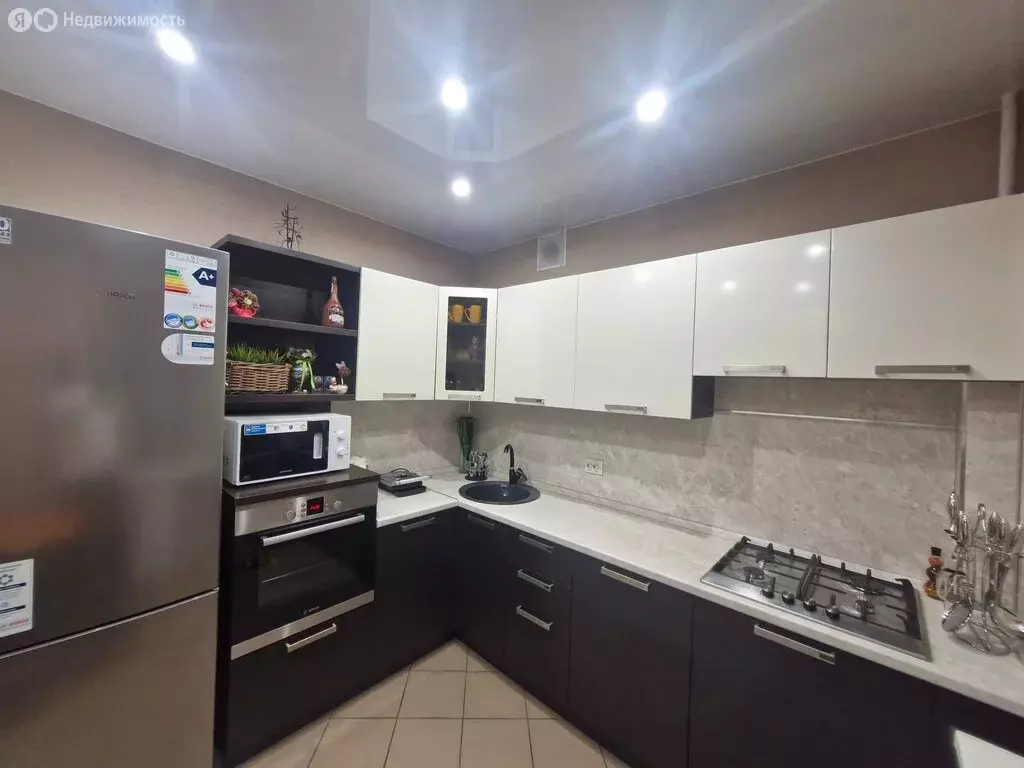 2-комнатная квартира: Киров, улица Пугачёва, 11 (59.3 м) - Фото 1