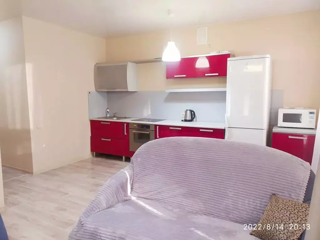 1-к кв. Омская область, Омск просп. Комарова, 14 (45.0 м) - Фото 1