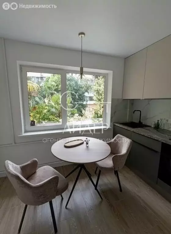 2-комнатная квартира: Сочи, микрорайон Центральный, улица Роз, 56 (38 ... - Фото 1