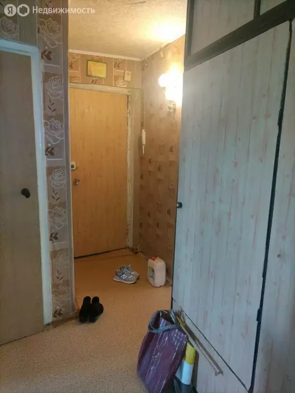 4-комнатная квартира: Губаха, проспект Ленина, 59 (64 м) - Фото 1