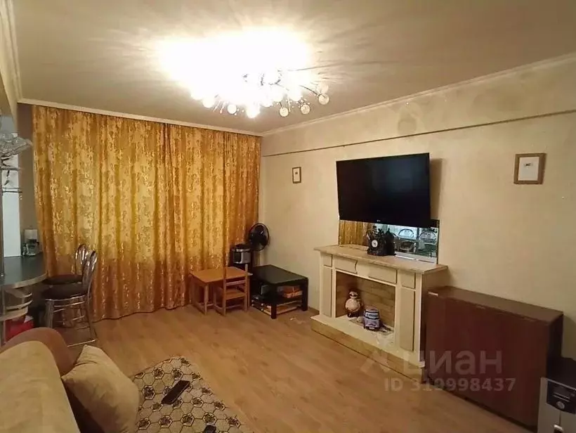 3-к кв. Омская область, Омск Заозерный мкр, ул. Коммунальная, 23 (47.0 ... - Фото 0