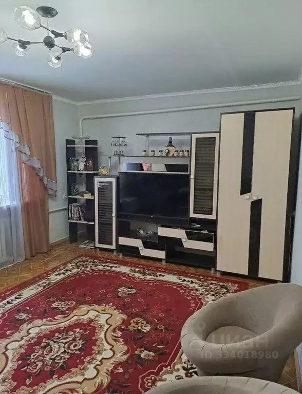 2-к кв. Крым, Раздольное пгт просп. 30-летия Победы, 33 (50.3 м) - Фото 1