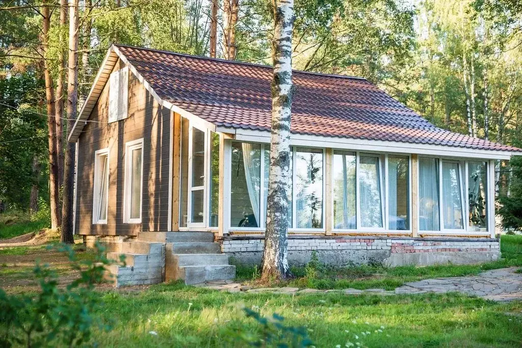 Дом в Ленинградская область, Выборгский район, Рощинское городское ... - Фото 0