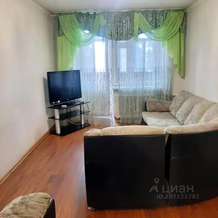 3-к кв. Алтайский край, Барнаул Лазурная ул., 24 (63.8 м) - Фото 1