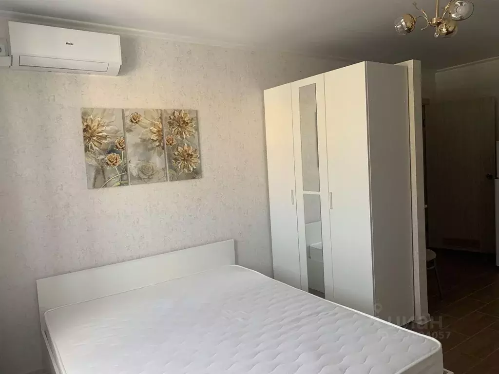 Студия Краснодарский край, Краснодар ул. Имени 75-летия Победы, 26к1 ... - Фото 1