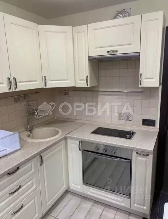 1-к кв. Тюменская область, Тюмень ул. Федюнинского, 13 (33.2 м) - Фото 0