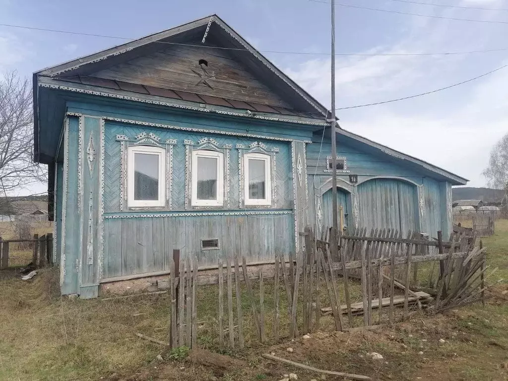 Дом в Свердловская область, Михайловск Нижнесергинский район, ... - Фото 0