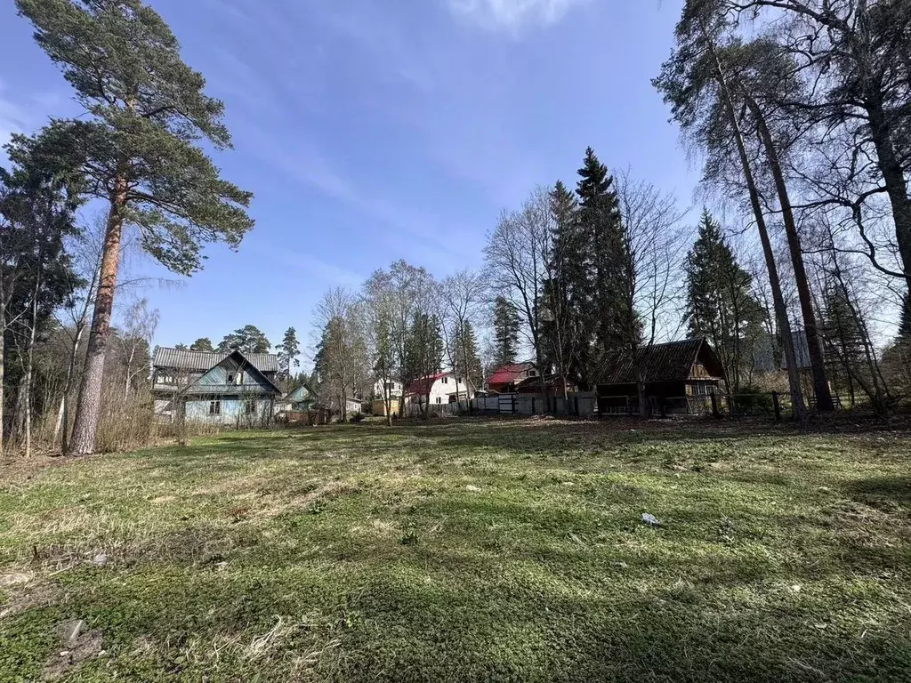 Участок в Ленинградская область, Гатчинский район, Сиверский городской ... - Фото 0
