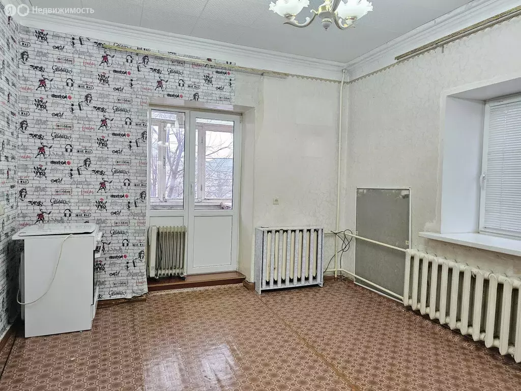 2-комнатная квартира: Октябрьский, улица Калинина, 2 (42 м) - Фото 1