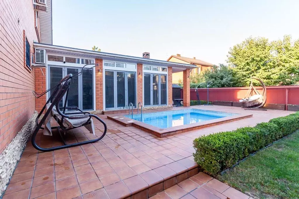 Дом в Краснодарский край, Краснодар ул. Вербная, 4/1 (240 м) - Фото 1