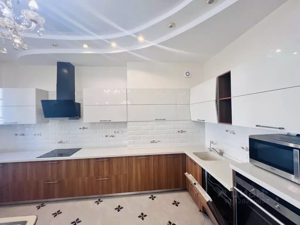 2-к кв. Татарстан, Казань ул. Пушкина, 78А (100.0 м) - Фото 0