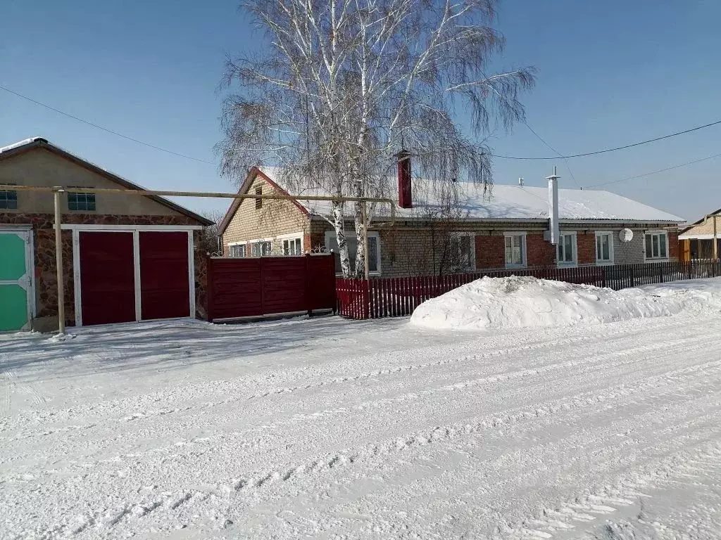 Дом в Челябинская область, с. Кизильское ул. Дружбы, 18 (90 м) - Фото 1