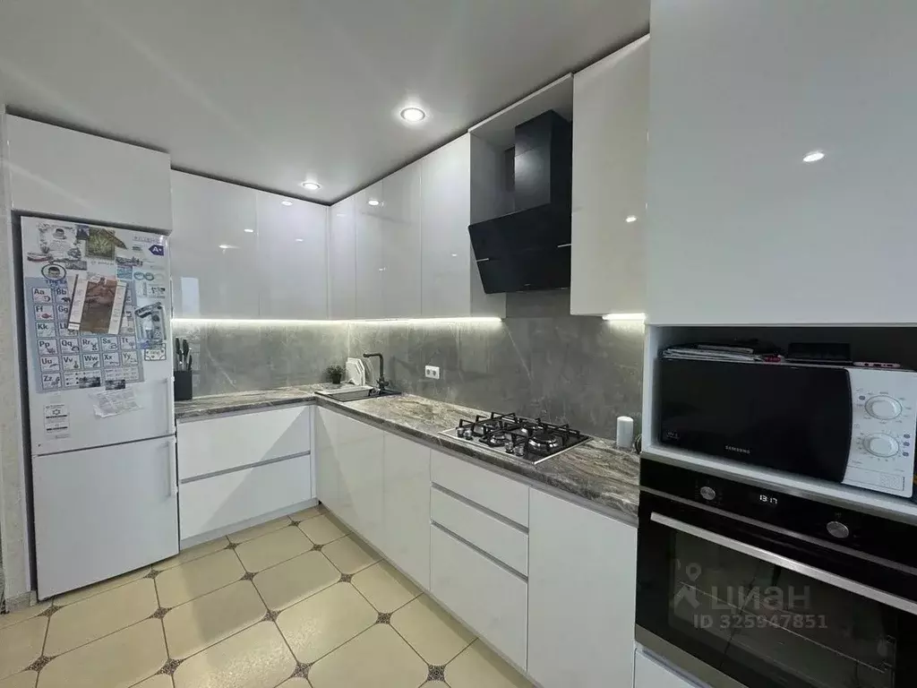 2-к кв. Татарстан, Казань ул. Азата Аббасова, 10 (51.0 м) - Фото 1