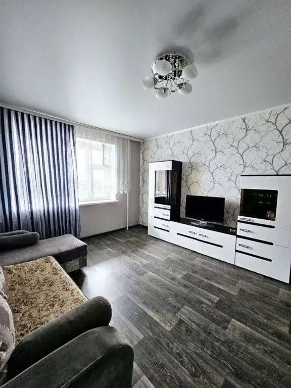 1-к кв. Орловская область, Орел ул. Латышских Стрелков, 45 (48.0 м) - Фото 0