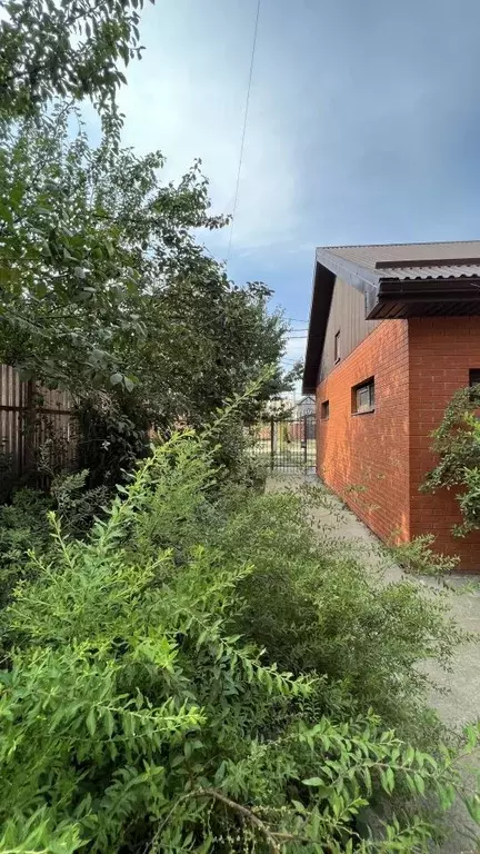 Дом в Краснодарский край, Краснодар ул. Братьев Черников, 40 (280 м) - Фото 2