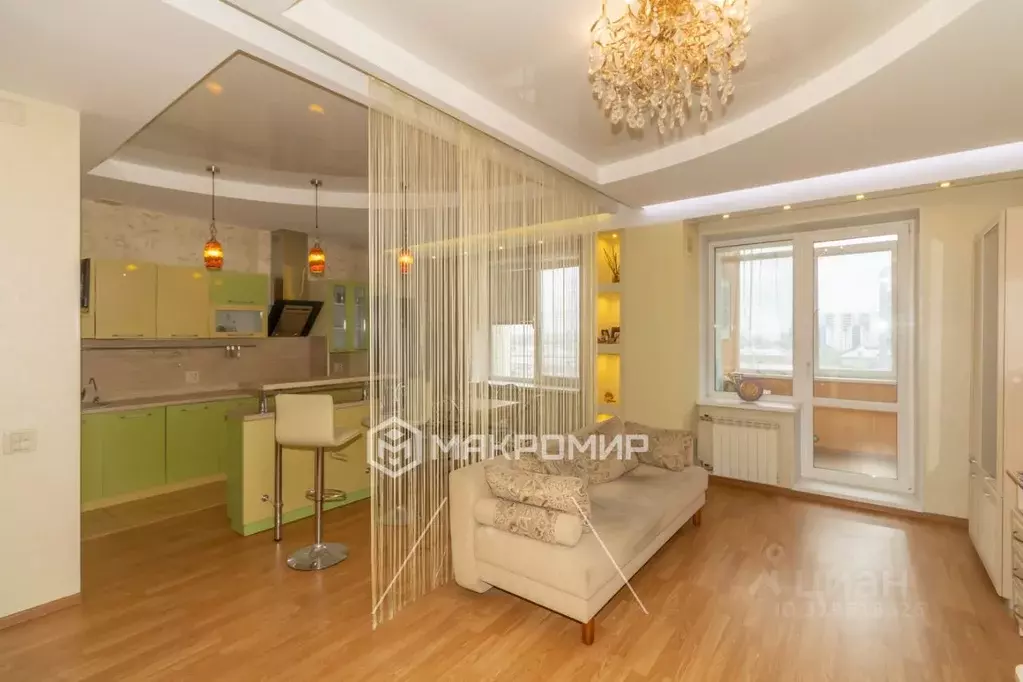 3-к кв. Челябинская область, Челябинск пл. МОПРа, 9 (87.9 м) - Фото 0
