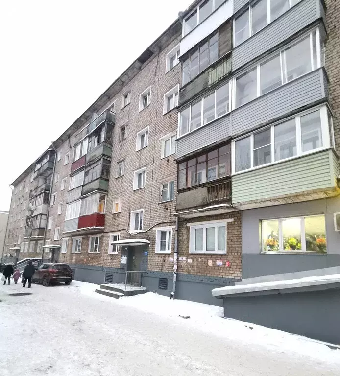 4-комнатная квартира: Киров, Ленинский район, улица Щорса, 30 (61 м) - Фото 1