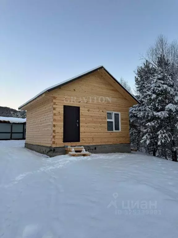 Дом в Алтай, Чемальский район, Элекмонарское с/пос, с. Элекмонар ул. ... - Фото 1