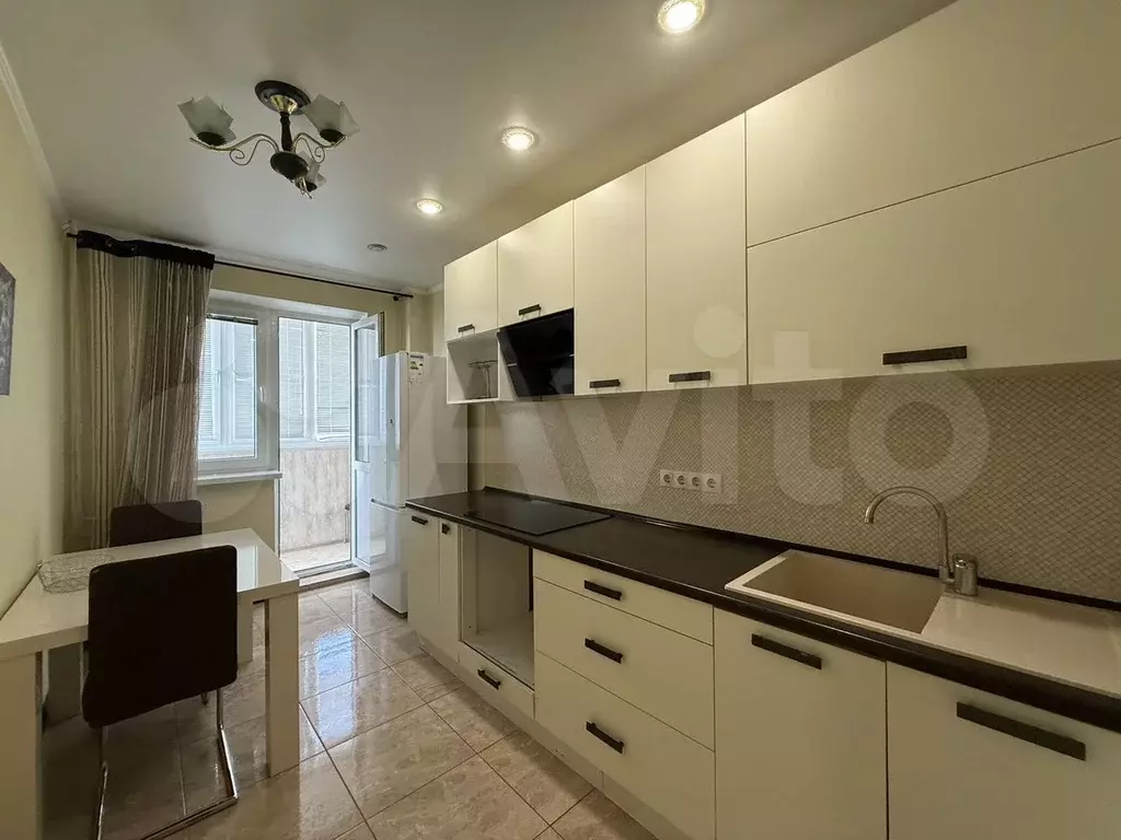 1-к. квартира, 40 м, 13/17 эт. - Фото 0