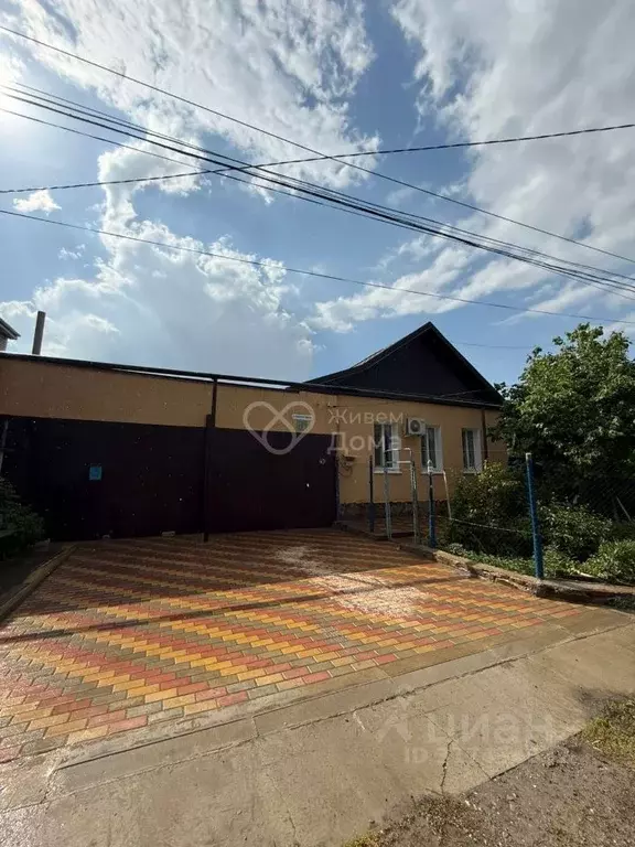 Дом в Волгоградская область, Волгоград ул. Обороны Одессы (115 м) - Фото 1