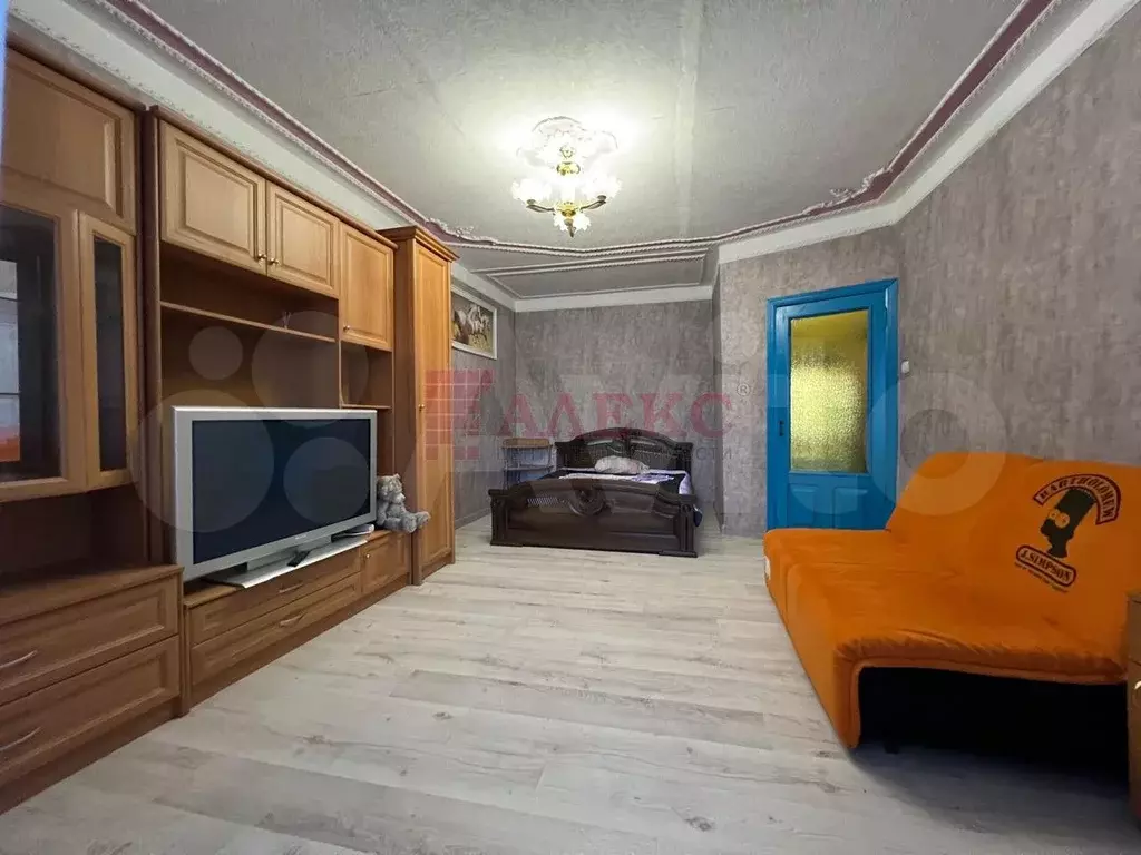 1-к. квартира, 38 м, 4/10 эт. - Фото 1