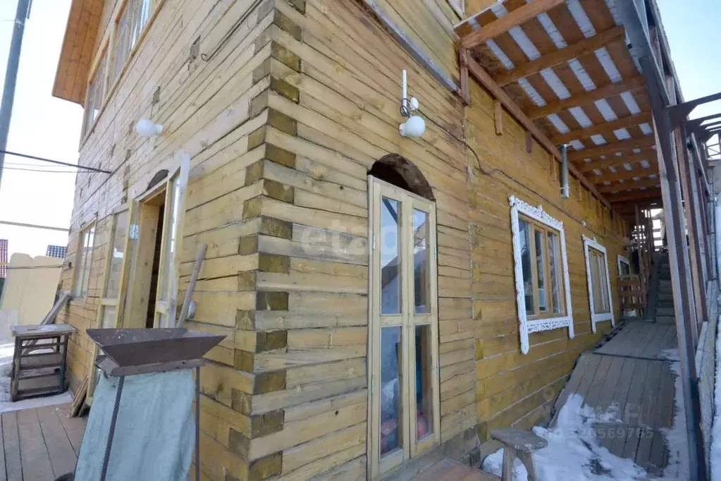 Дом в Саха (Якутия), Якутск ул. Томтор, 9 (197 м) - Фото 1