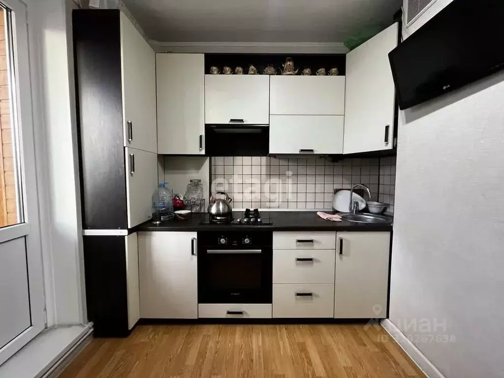 3-к кв. Белгородская область, Белгород ул. Есенина, 50б (71.0 м) - Фото 0