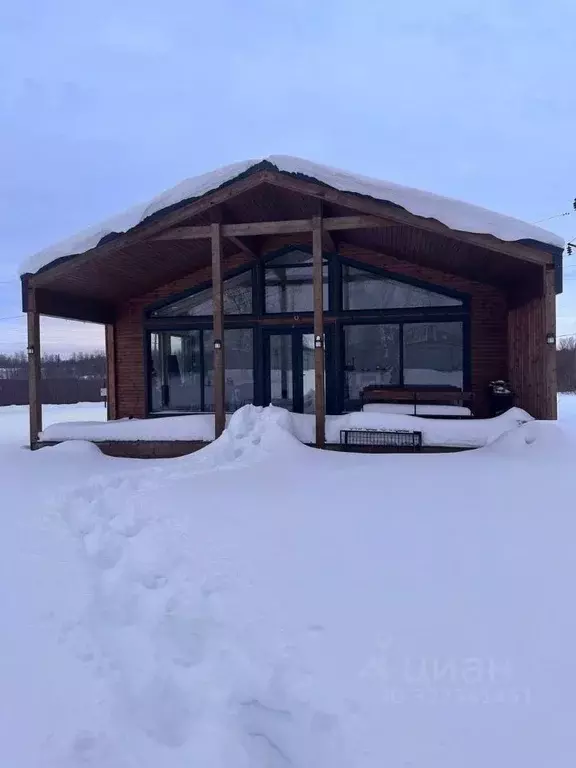 Дом в Тверская область, Зубцовский муниципальный округ, д. Петровское  ... - Фото 1