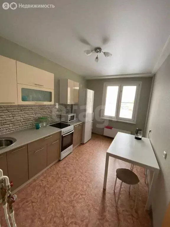 2-комнатная квартира: Омск, 21-я Амурская улица, 25 (66 м) - Фото 1