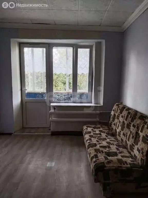 1-комнатная квартира: Старица, улица Адмирала Октябрьского, 7 (30 м) - Фото 0