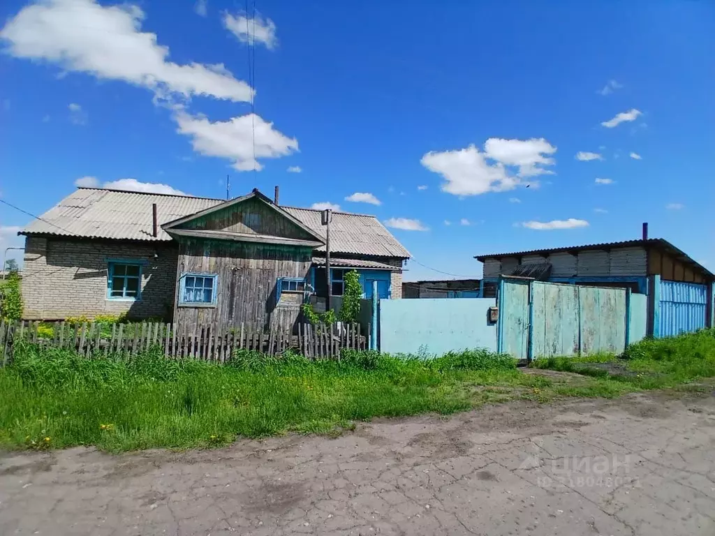 Дом в Омская область, Калачинский район, с. Лагушино Зеленая ул., 31 ... - Фото 0
