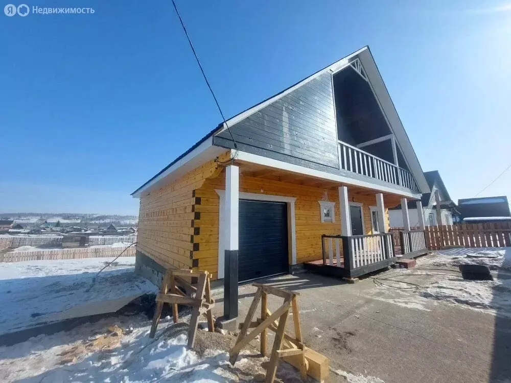 Дом в село Урик, Российская улица (130 м) - Фото 1