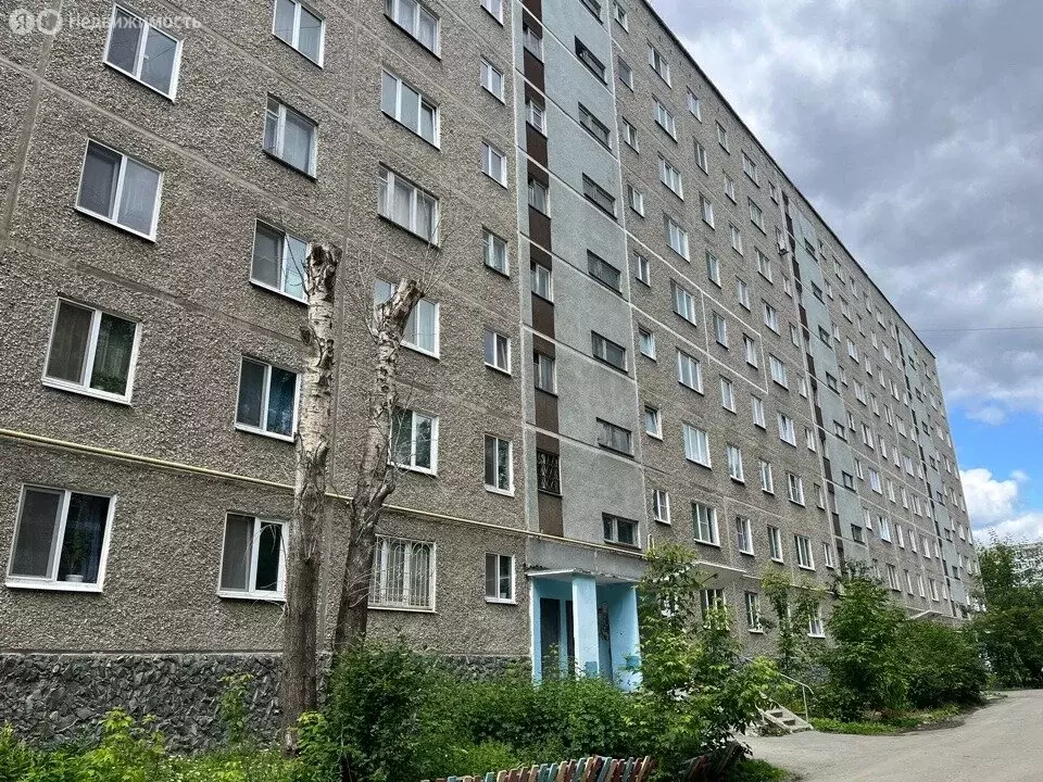 3-комнатная квартира: Екатеринбург, улица Пехотинцев, 17 (58 м) - Фото 0
