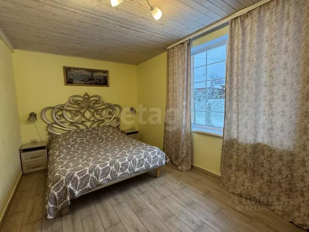 Дом в Псковская область, Себежское с/пос, д. Глубочица  (263 м) - Фото 1