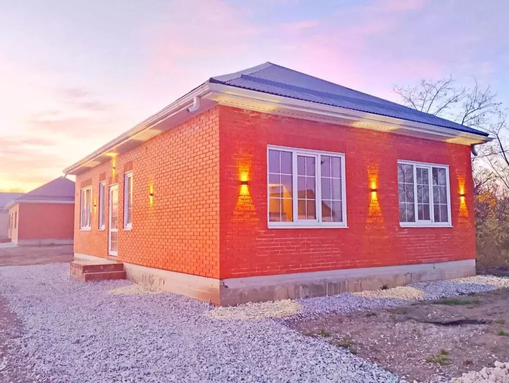 Дом в Краснодарский край, Красноармейский район, Полтавская ст-ца ул. ... - Фото 1