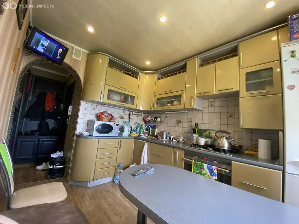 3-комнатная квартира: Курск, проспект Кулакова, 3 (63.7 м) - Фото 0