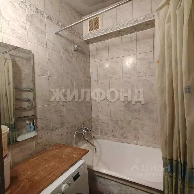 3-к кв. Новосибирская область, Новосибирск ул. Челюскинцев, 38 (60.9 ... - Фото 1