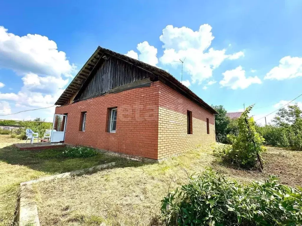 Дом в Оренбургская область, Тоцкий район, Погроминский сельсовет, ... - Фото 1