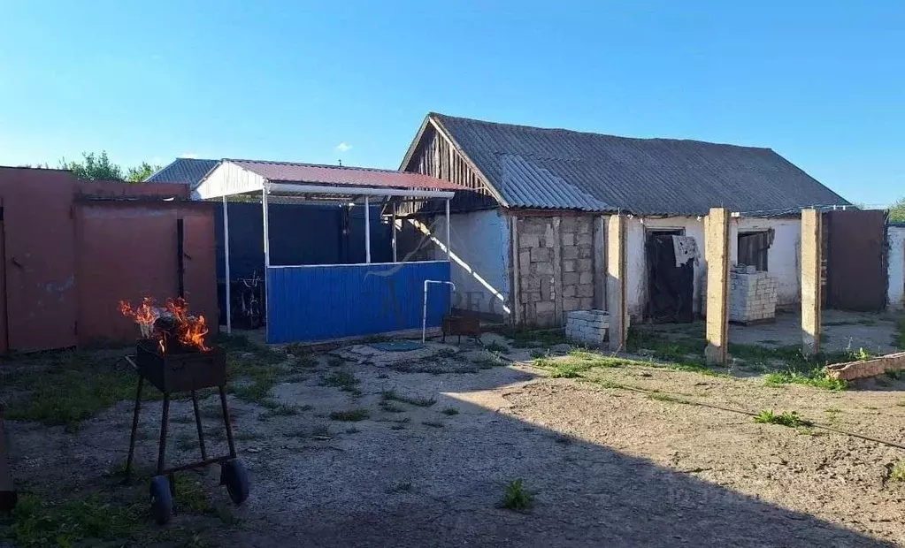 Дом в Белгородская область, Старооскольский городской округ, с. ... - Фото 1