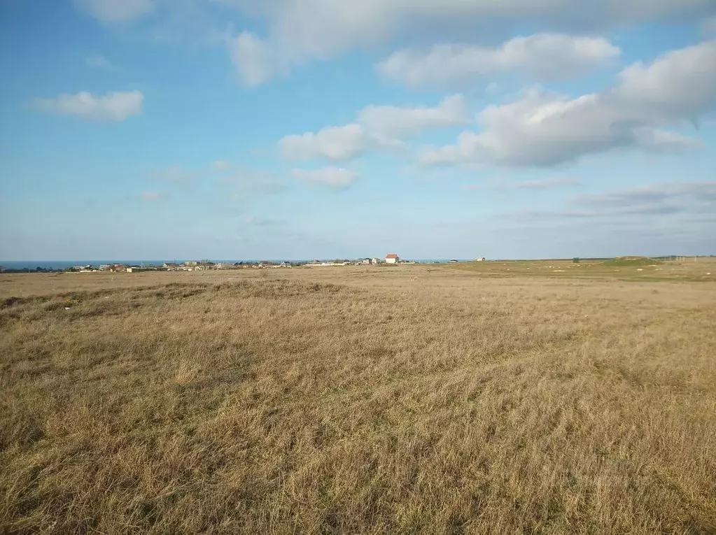 Участок в Крым, Ленинский район, Семисотское с/пос, с. Каменское  (6.0 ... - Фото 1