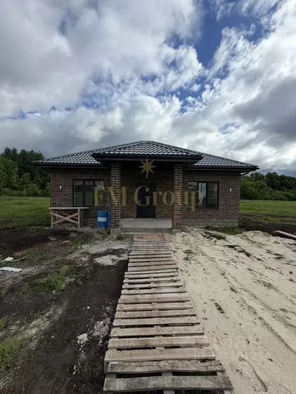 Дом в Белгородская область, Строитель Яковлевский городской округ, ул. ... - Фото 1